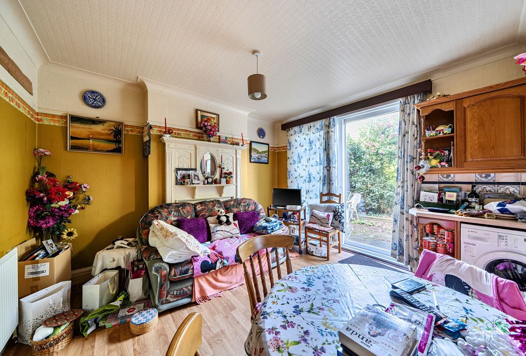 Property photo 3 of 11 1434144-17-69c40c...