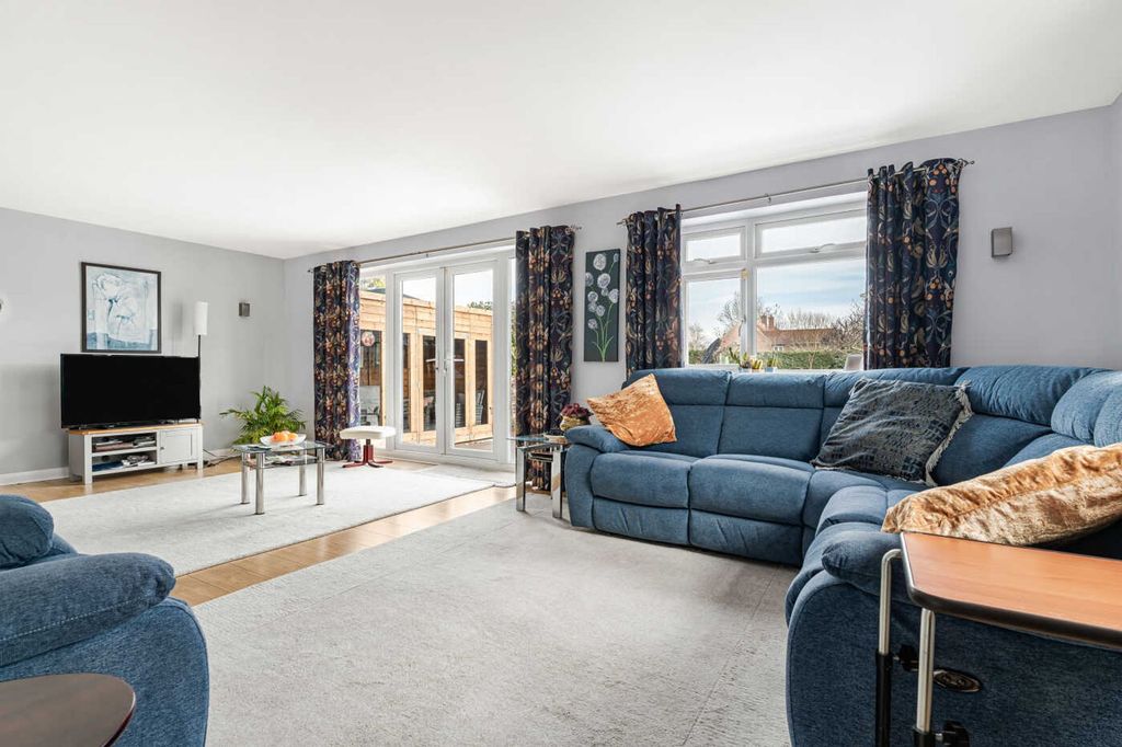 Property photo 2 of 22