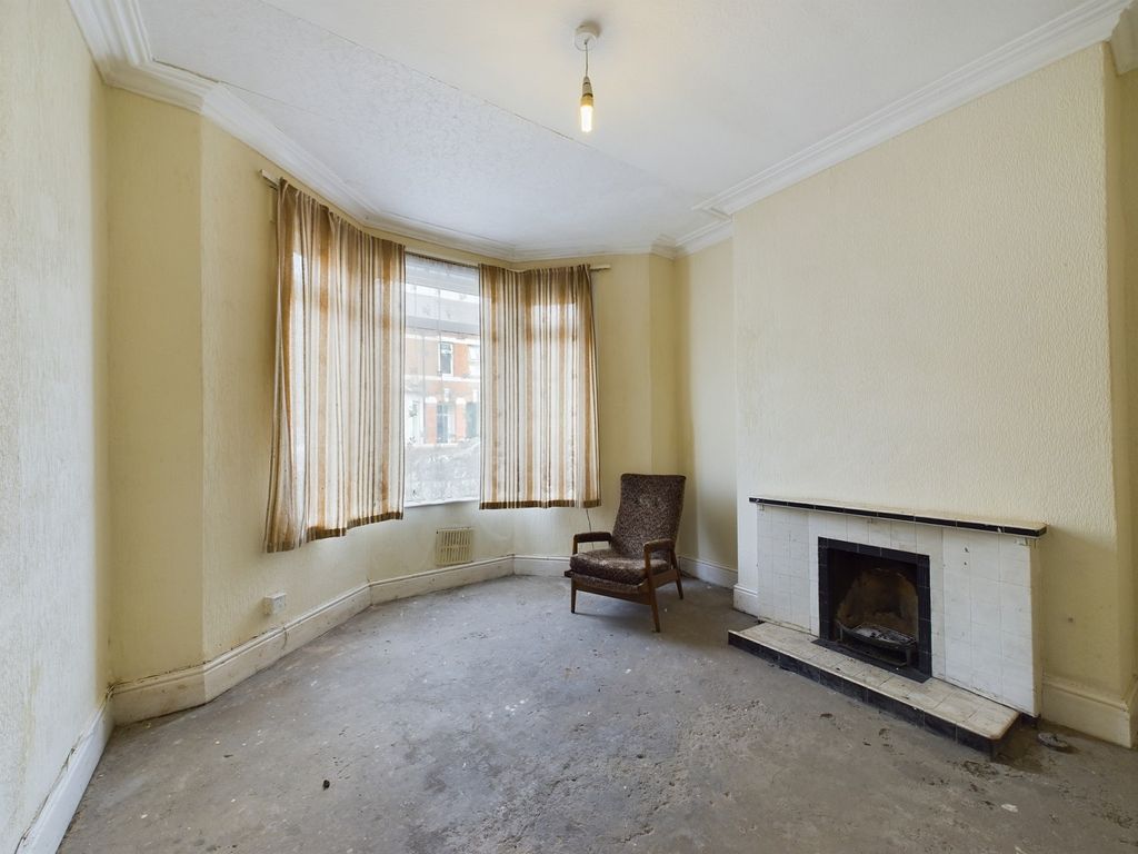 Property photo 3 of 12 Living Room