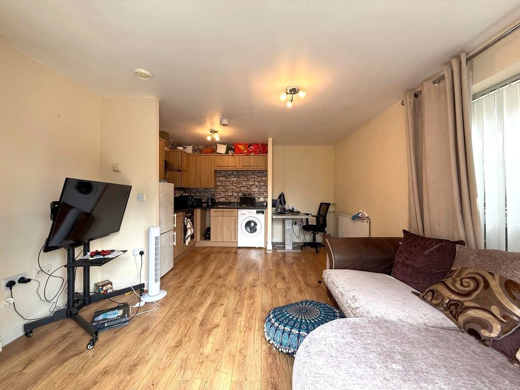 Property photo 3 of 11 Picture No. 10