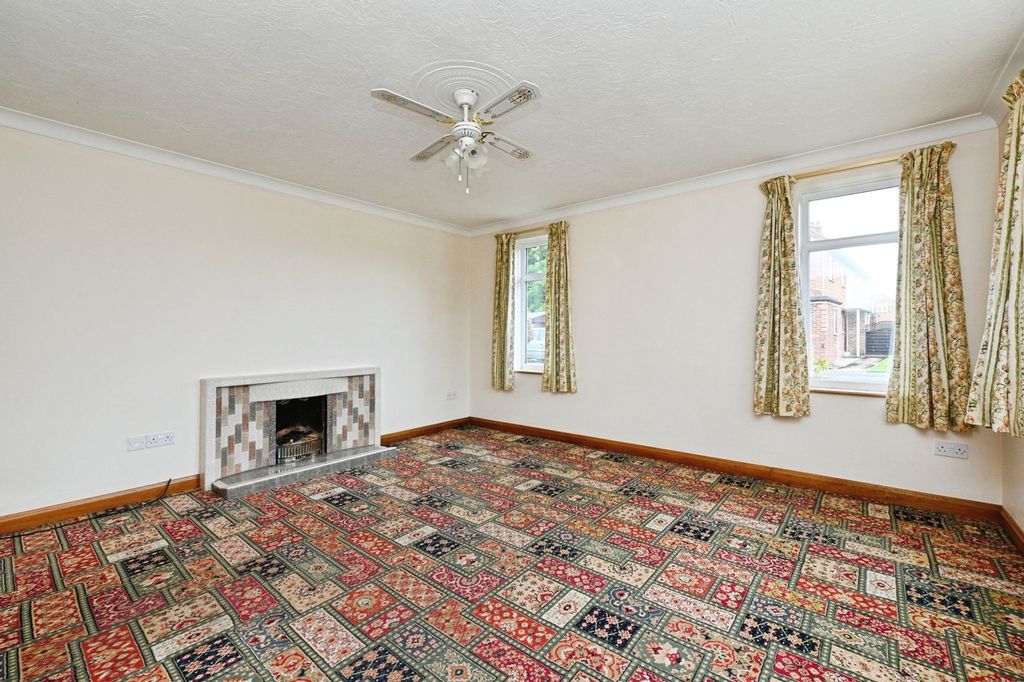 Property photo 2 of 17 Photo