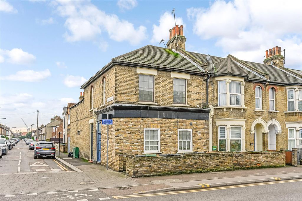 Property photo 1 of 24