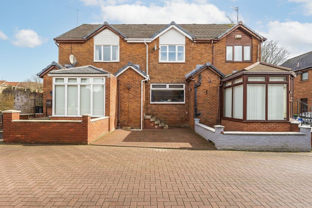 Property photo 1 of 23 Front View