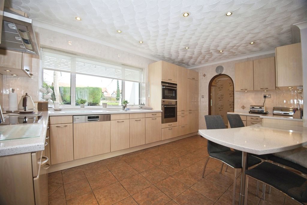 Property photo 2 of 22