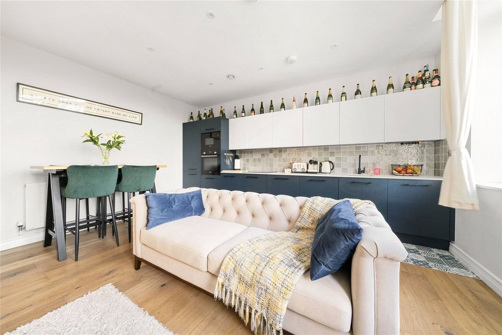 Property photo 2 of 13 Reception/Kitchen