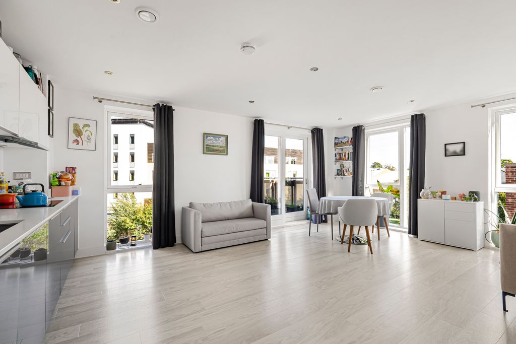 Property photo 3 of 24 1864294