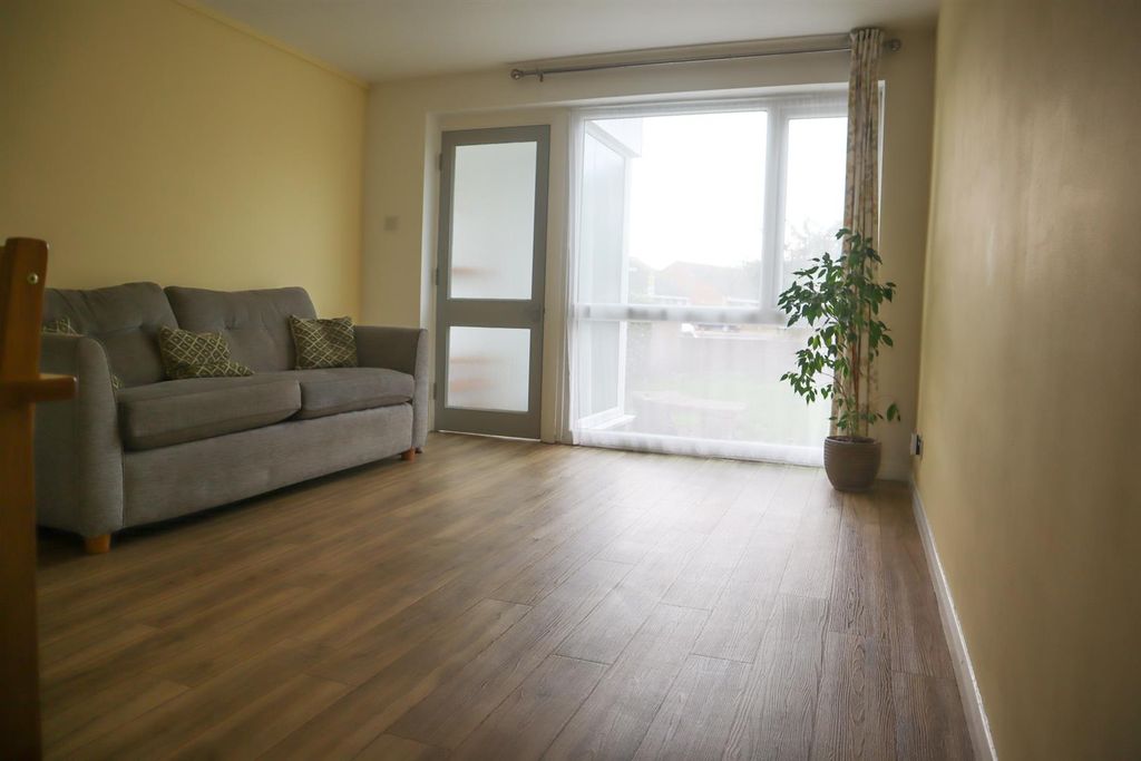 Property photo 3 of 8 Sitting Room