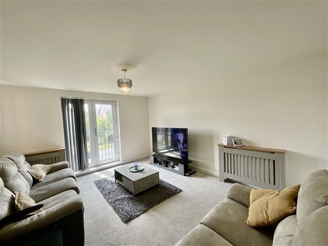 Property photo 3 of 16 Lounge