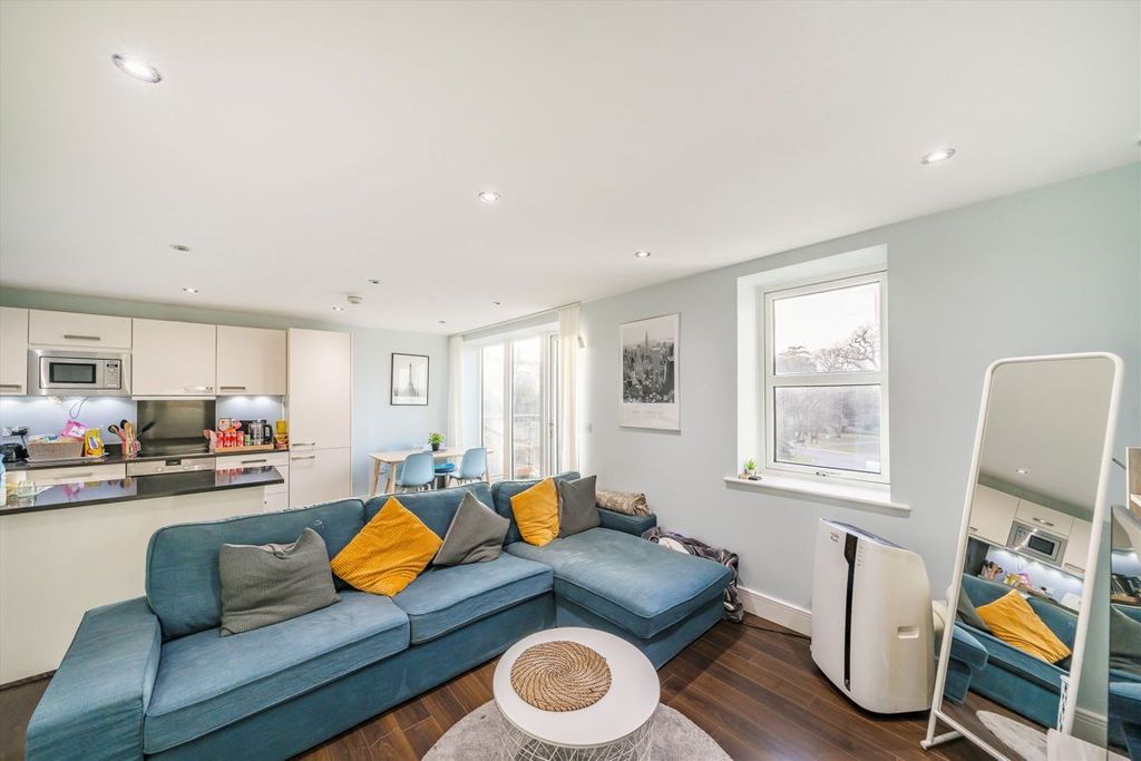 Property photo 2 of 6