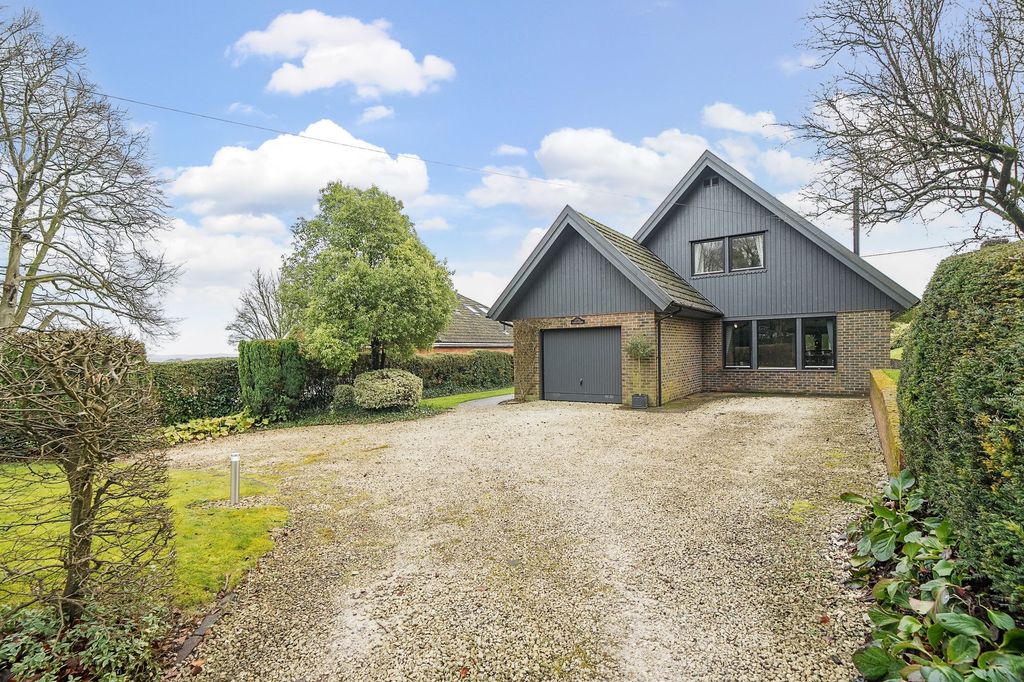 Property photo 1 of 32