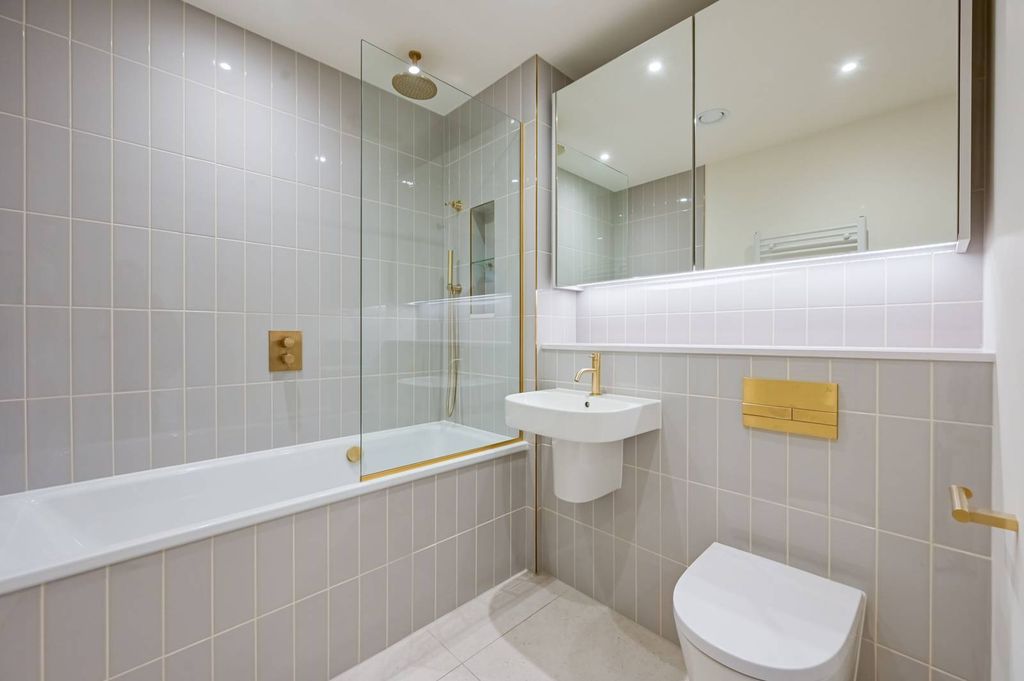 Property photo 3 of 65