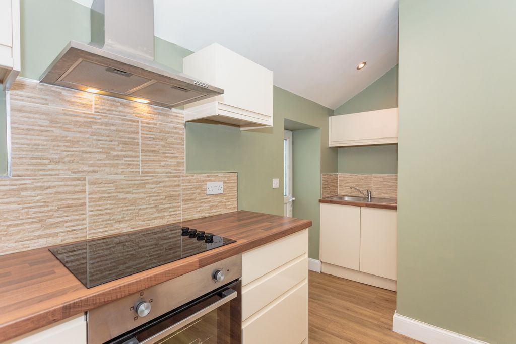 Property photo 2 of 29 Kitchen