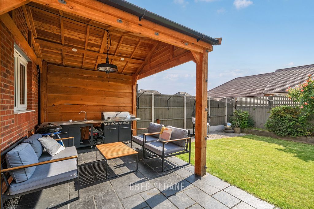 Property photo 2 of 19 1480950-9-6A3B80Cfdb2A1