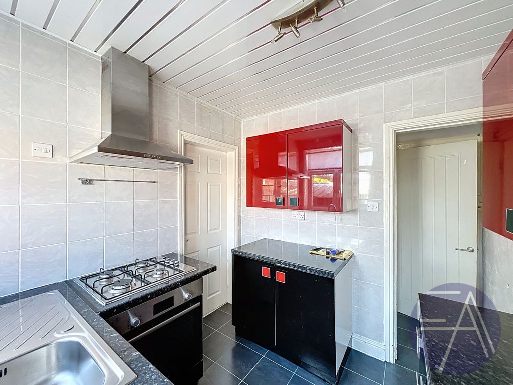 Property photo 3 of 12 5067843