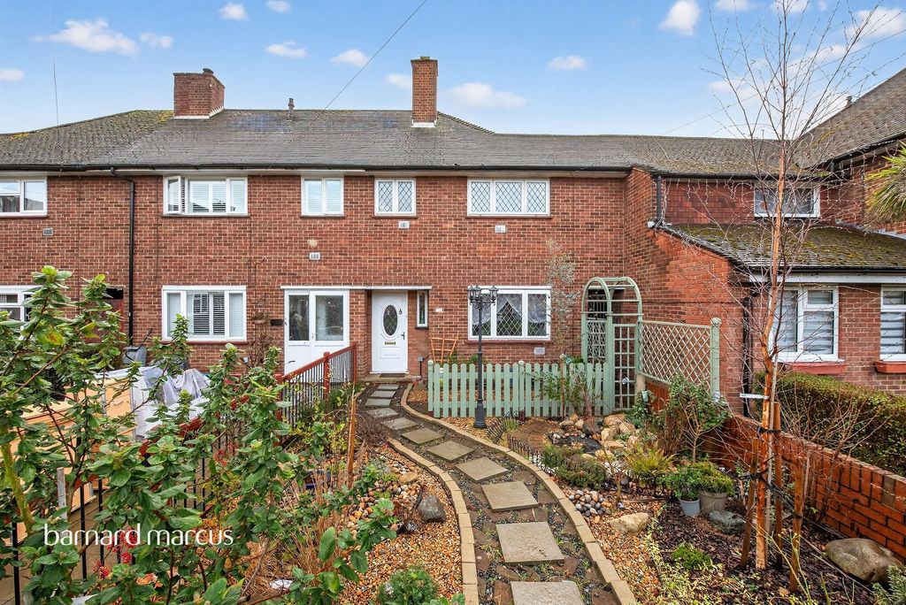 Property photo 1 of 32