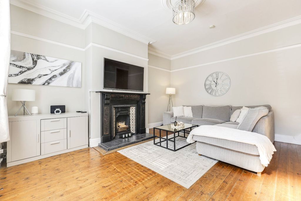 Property photo 2 of 16 Picture No. 01