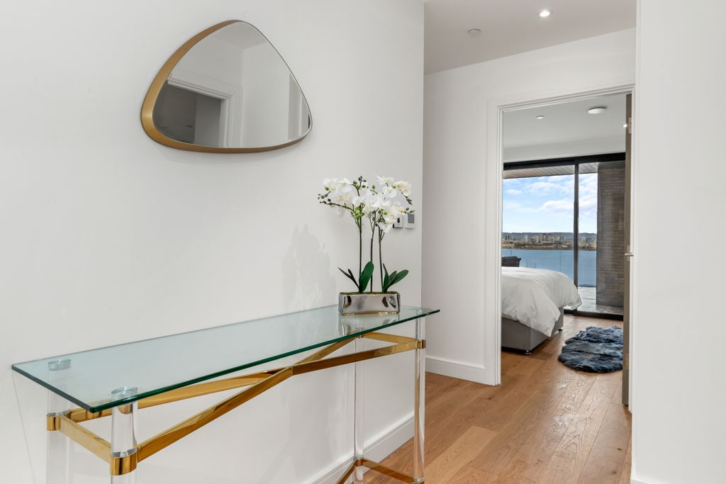 Property photo 2 of 12 Gallery