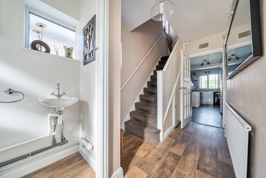 Property photo 3 of 16 1428960-15-69B408Bcf34Ae