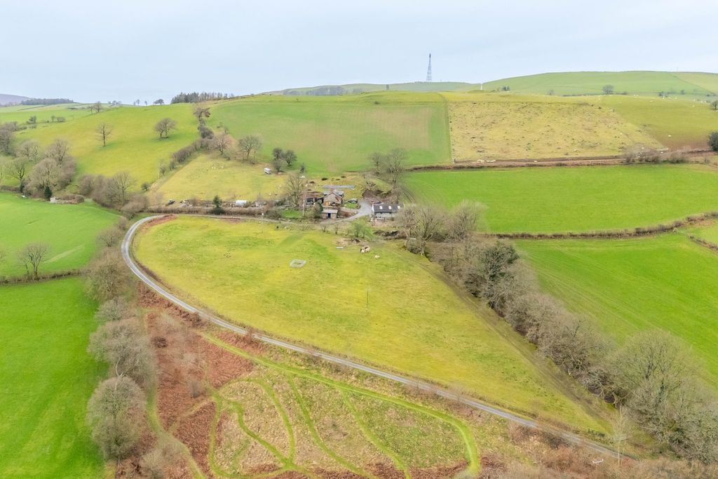 Property photo 2 of 80