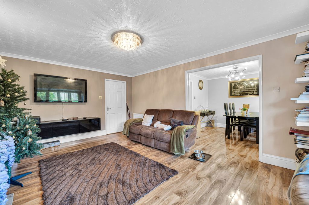 Property photo 3 of 15