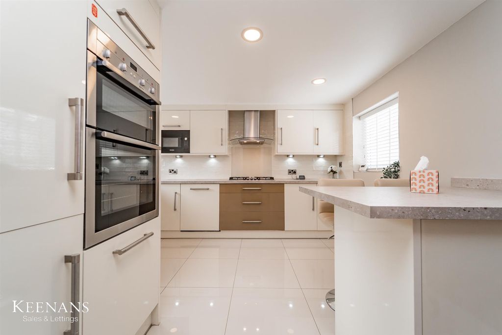 Property photo 2 of 58 6.Jpg