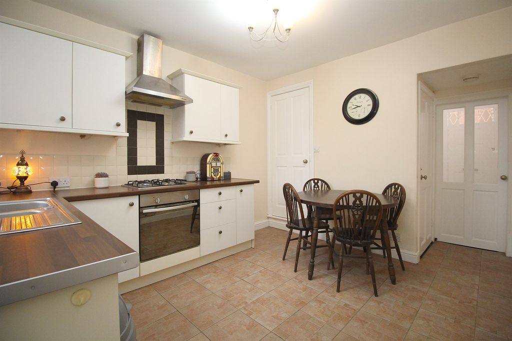 Property photo 2 of 25 Kitchen / Diner