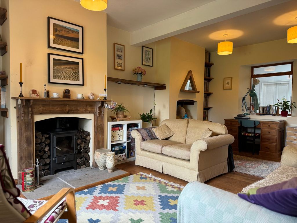 Property photo 3 of 46