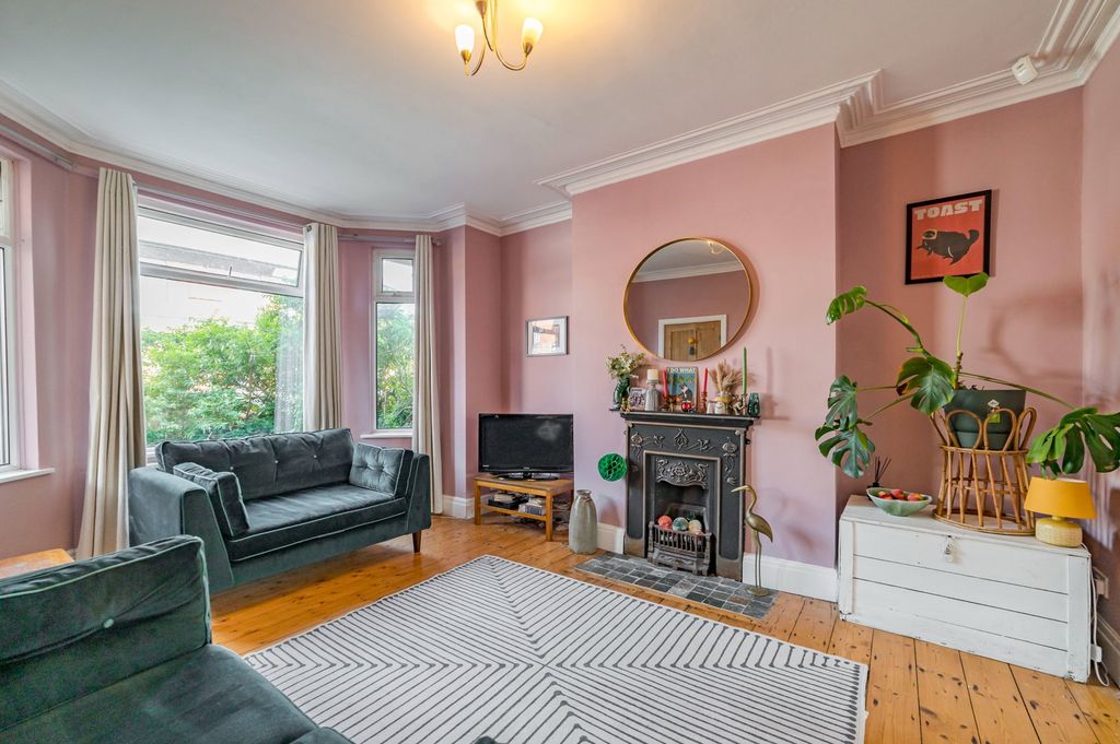 Property photo 2 of 23