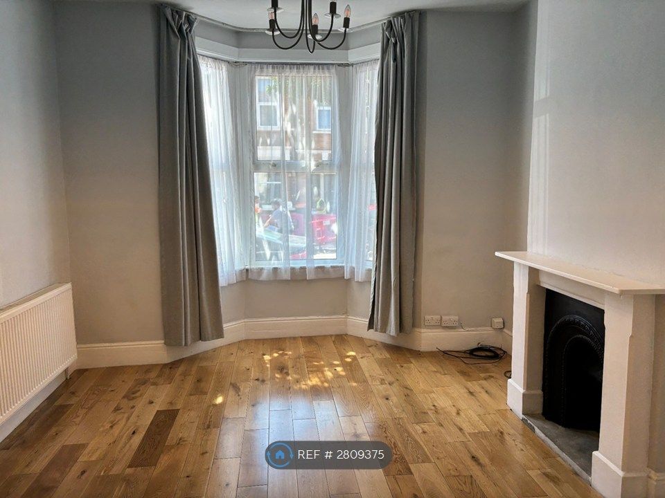 Property photo 1 of 13 Living Room 1