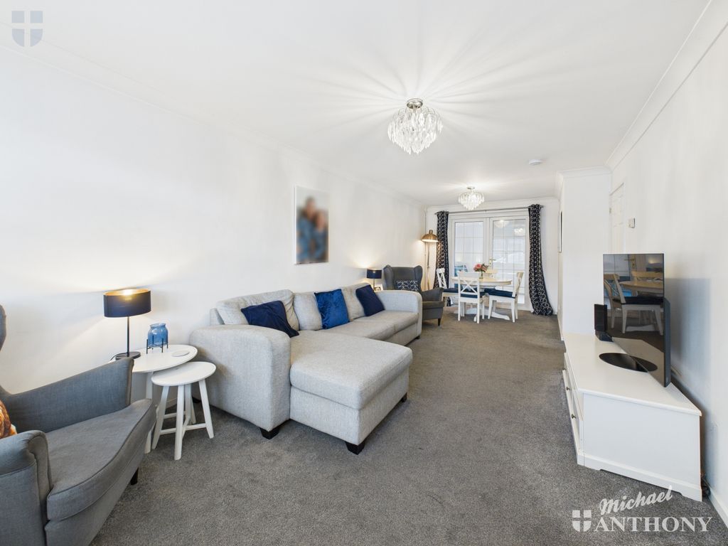 Property photo 3 of 18 Cam03852G0-Pr0514-Still001