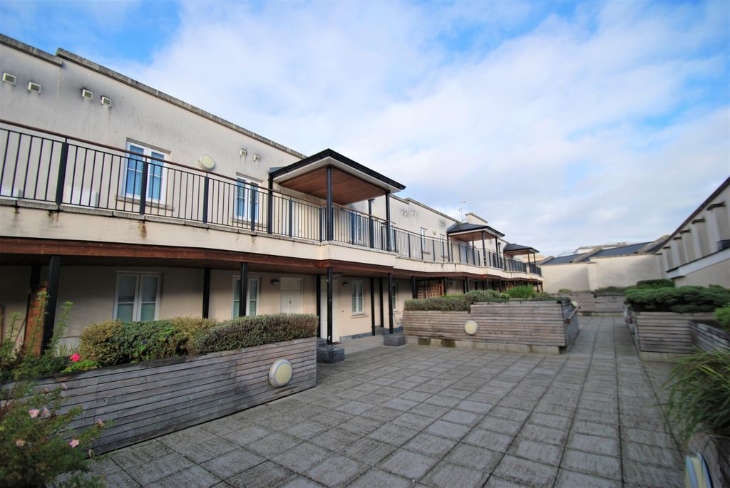 Property photo 1 of 7 Exterior