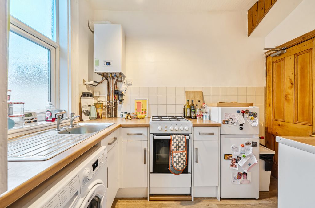 Property photo 3 of 14 1404641-1-6973675...