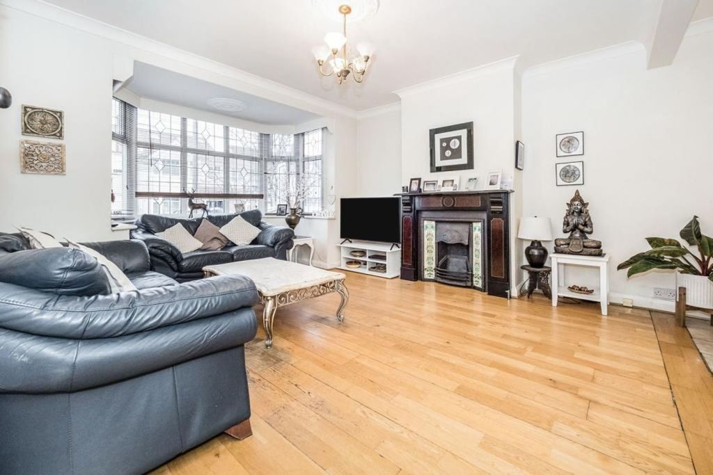 Property photo 2 of 15