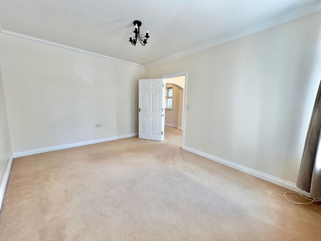 Property photo 3 of 17 Img_1039