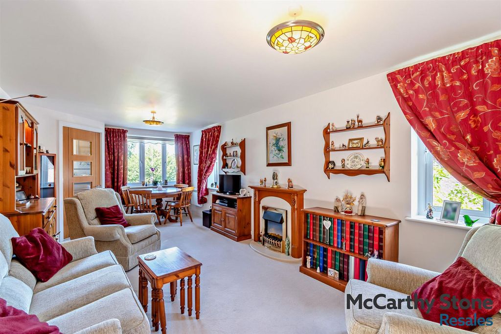 Property photo 2 of 31 8698918-Interior01-800.Jpg