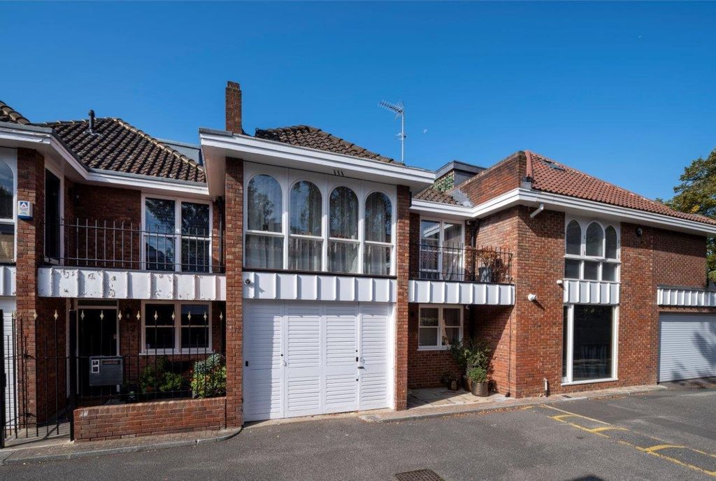 Property photo 1 of 13 External