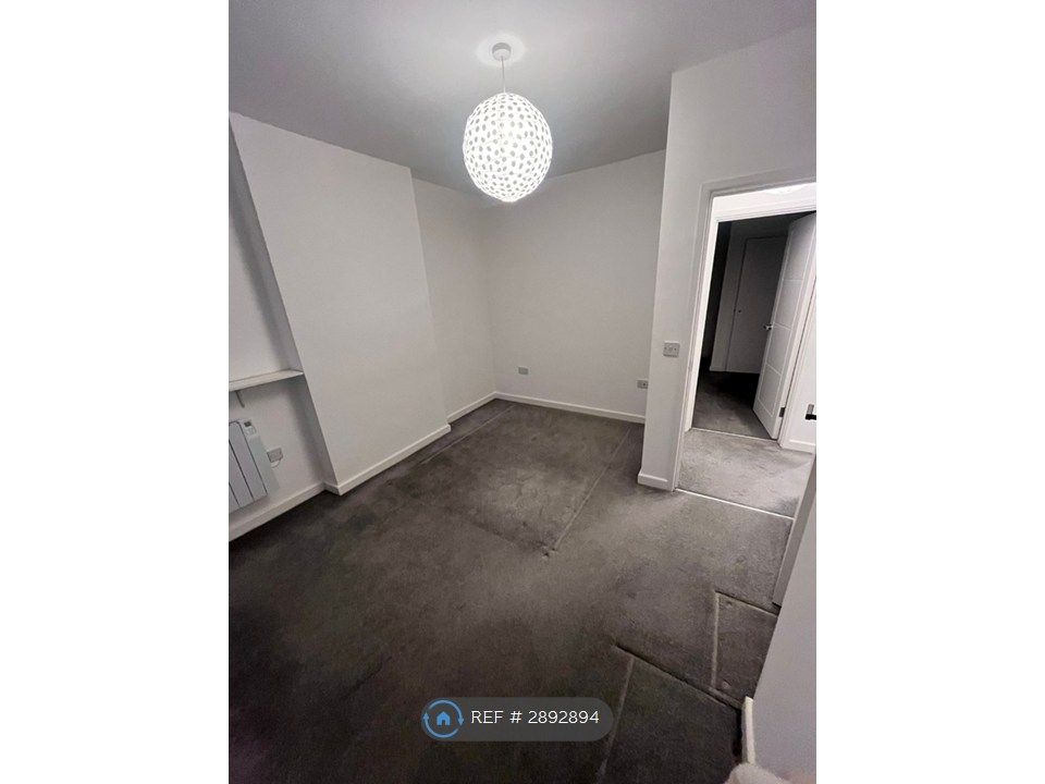 Property photo 3 of 8 Bedroom 1
