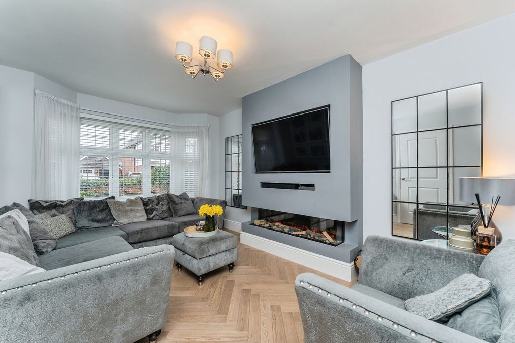 Property photo 3 of 30 Pbox-Img.Jpg