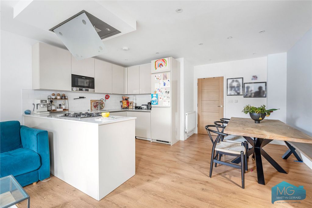 Property photo 3 of 19 Picture No. 13