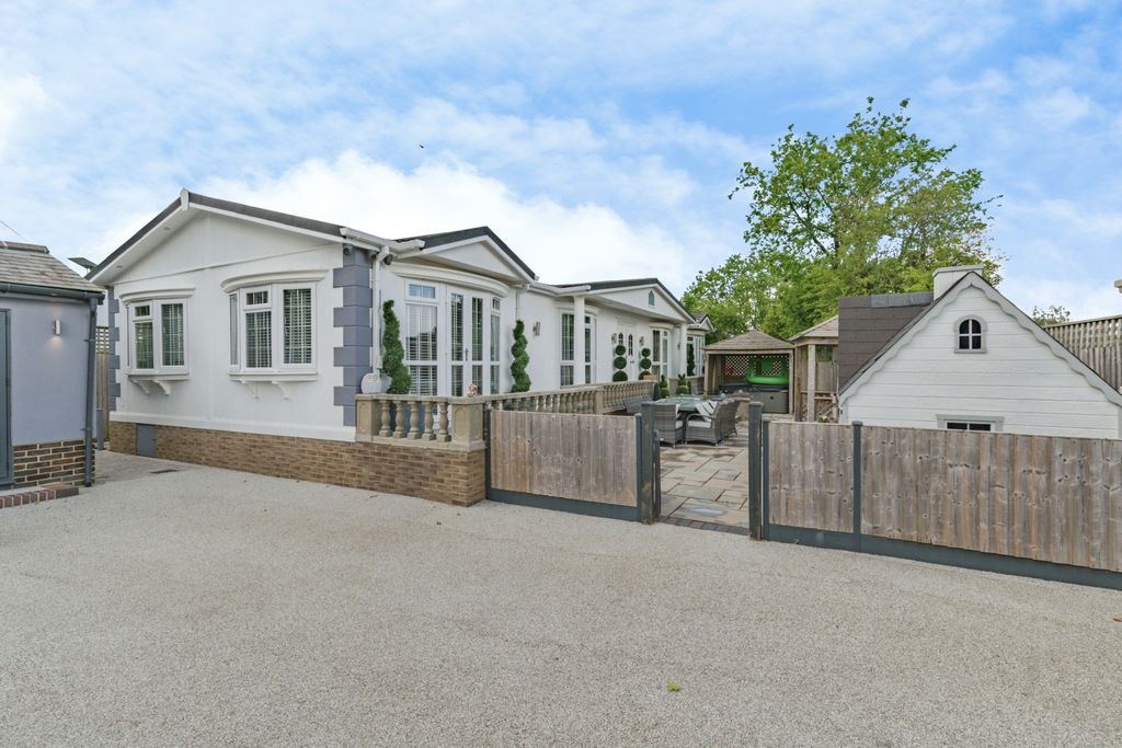 Property photo 1 of 34