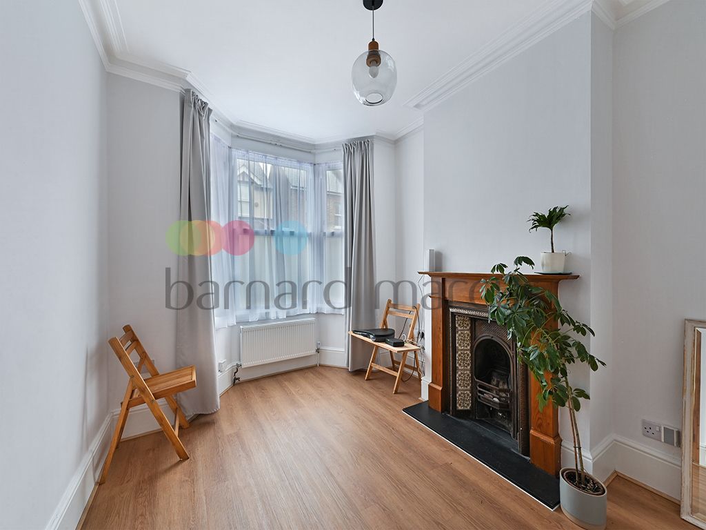 Property photo 2 of 10 Living Room