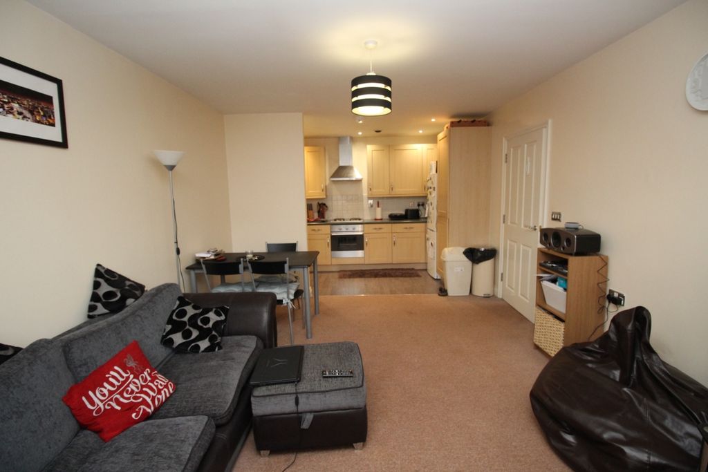 Property photo 2 of 8 Lounge/Kitchen