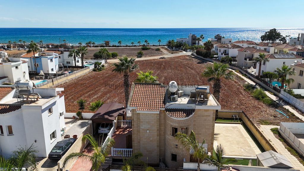 Property photo 1 of 33