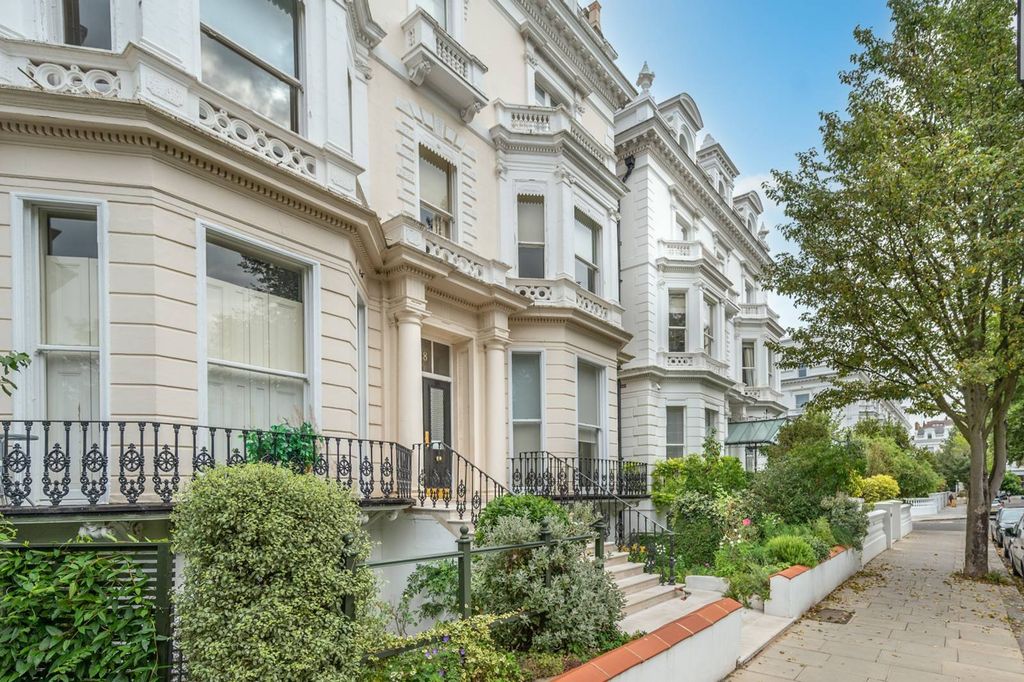 Property photo 3 of 12