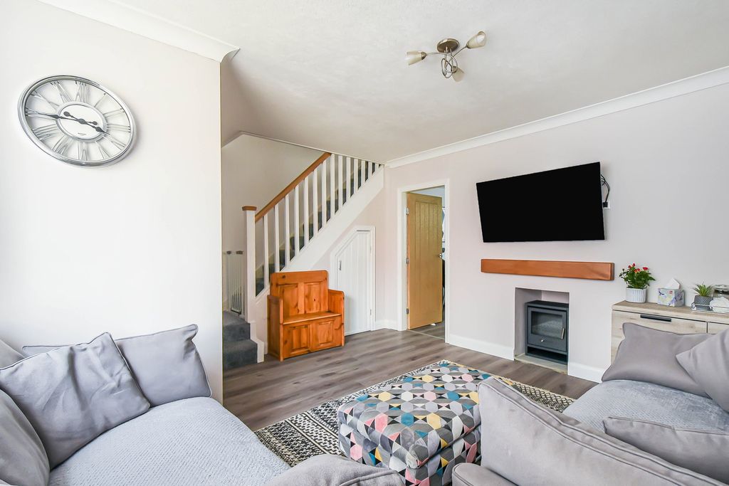 Property photo 2 of 17