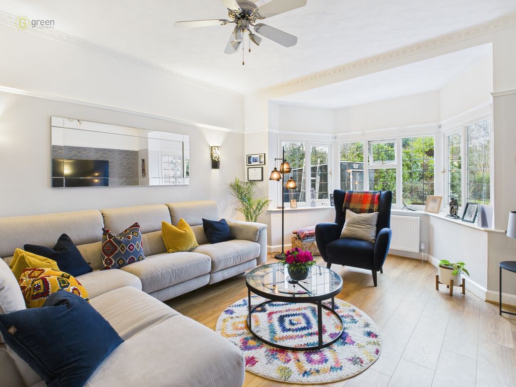 Property photo 2 of 33 Cam05459G0Pr0091Still004