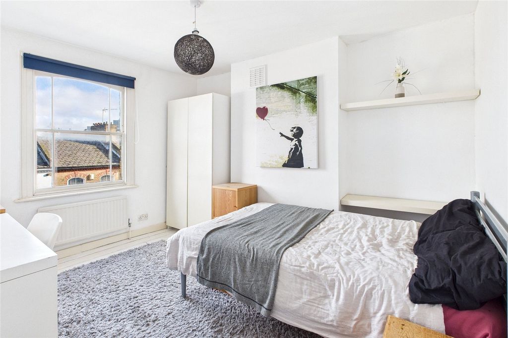 Property photo 3 of 12 Picture No. 02