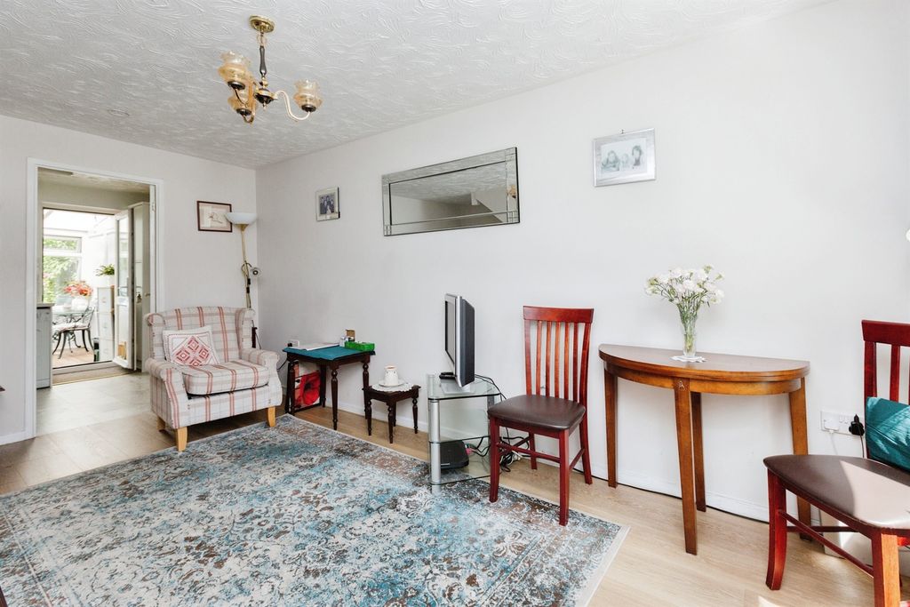 Property photo 3 of 15