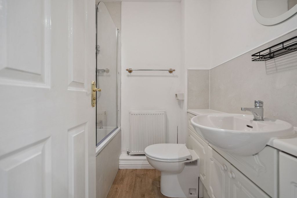Additional image 10 of 2 bed flat for saleBeechwood Gardens, Stirling FK8