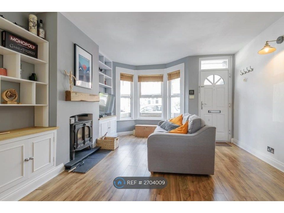 Property photo 2 of 9 Lounge